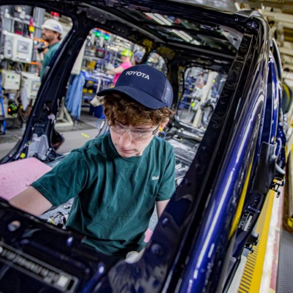 4T student working on a Toyota line